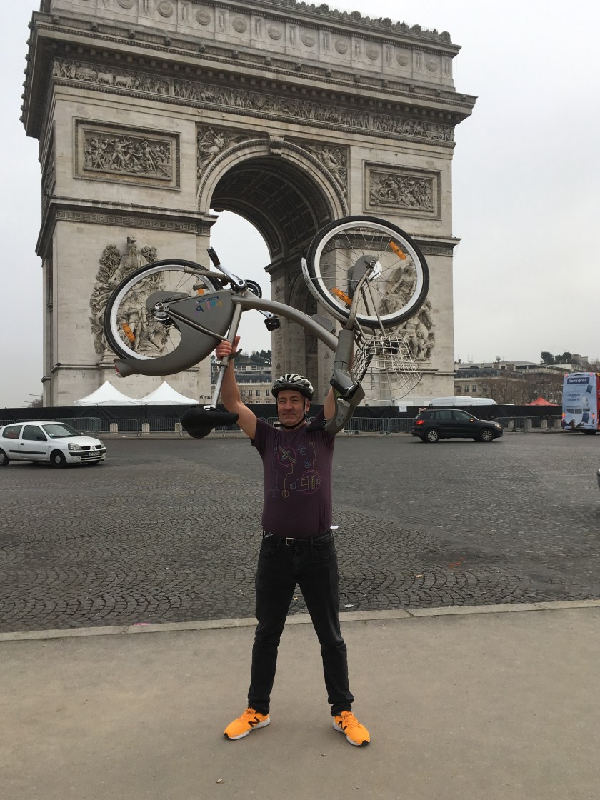 arc-de-triumph-bike